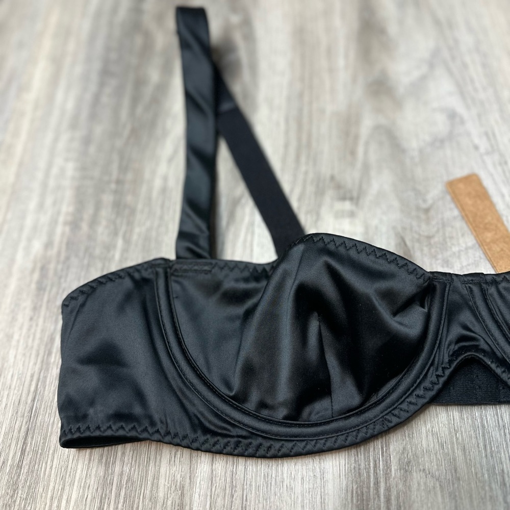 Skims Shine Satin Underwire Bra - Picture 5 of 9